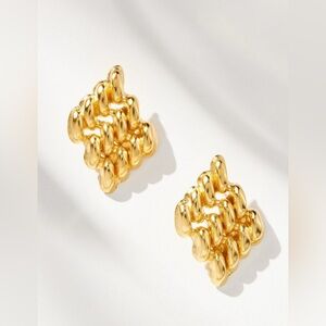 YSSO Gold Earrings